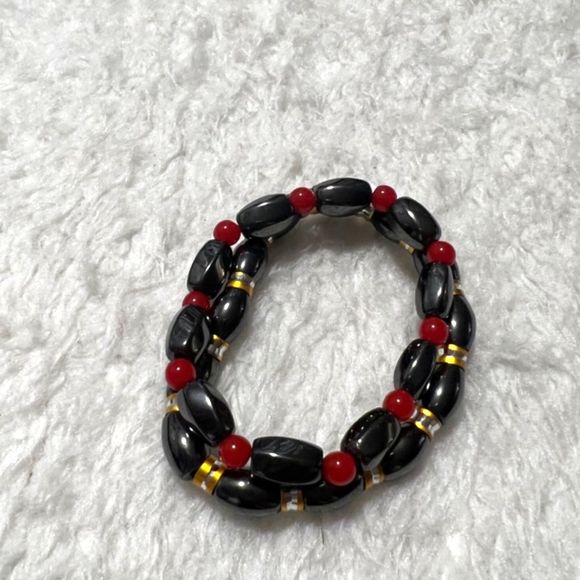 Lot of 2 Gun Metal Magnetic Beads Gold Tone & Red Bead Spacers Elastic Bracelets - Picture 3 of 7